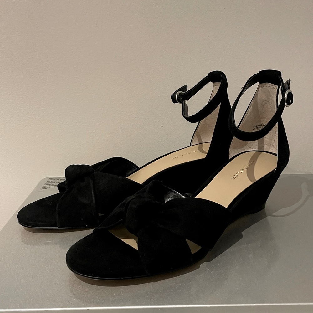 BRAND NEW ANN TAYLOR KAITLYN KNOT WEDGE SANDALS